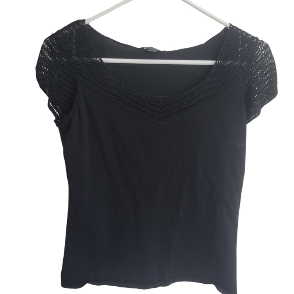 ALFANI WHIMSIGOTH DELICATE BLACK Y2K KNIT DETAIL V NECK PEEKABOO TOP